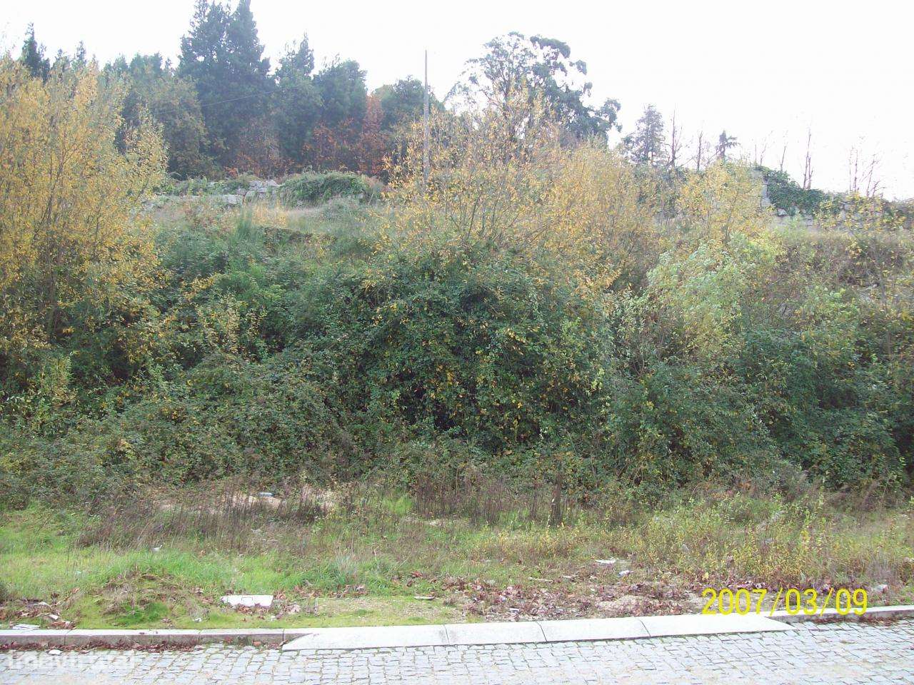 Lote de terreno na Costa.-25