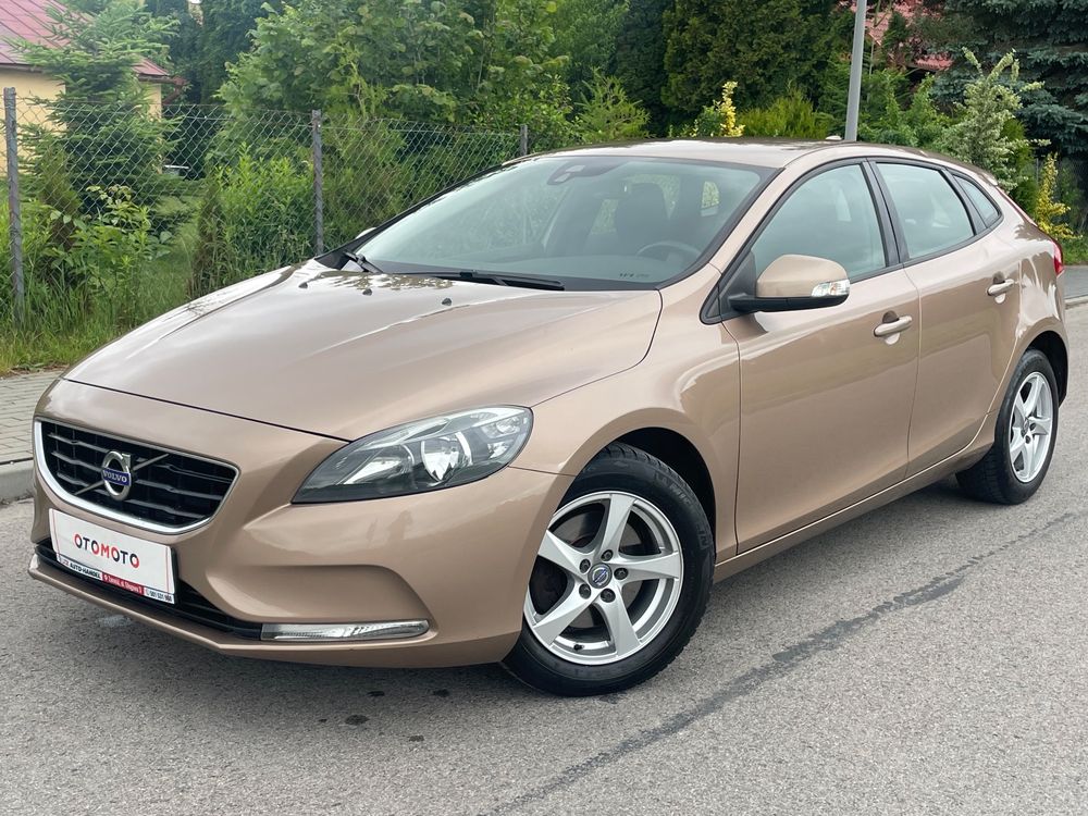Volvo V40 II (2012-) D2 Momentum 2015