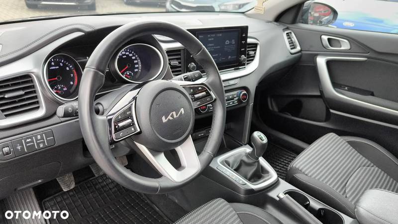 Kia Ceed 1.5 T-GDI M - 9