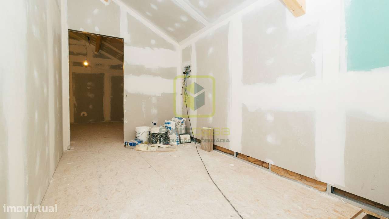 Moradia T4 remodelada-15