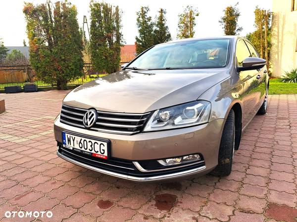 Volkswagen Passat 1.8 TSI Highline DSG - 2