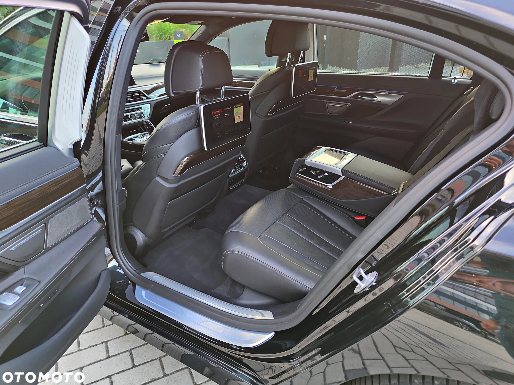 BMW Seria 7 750Li xDrive - 6