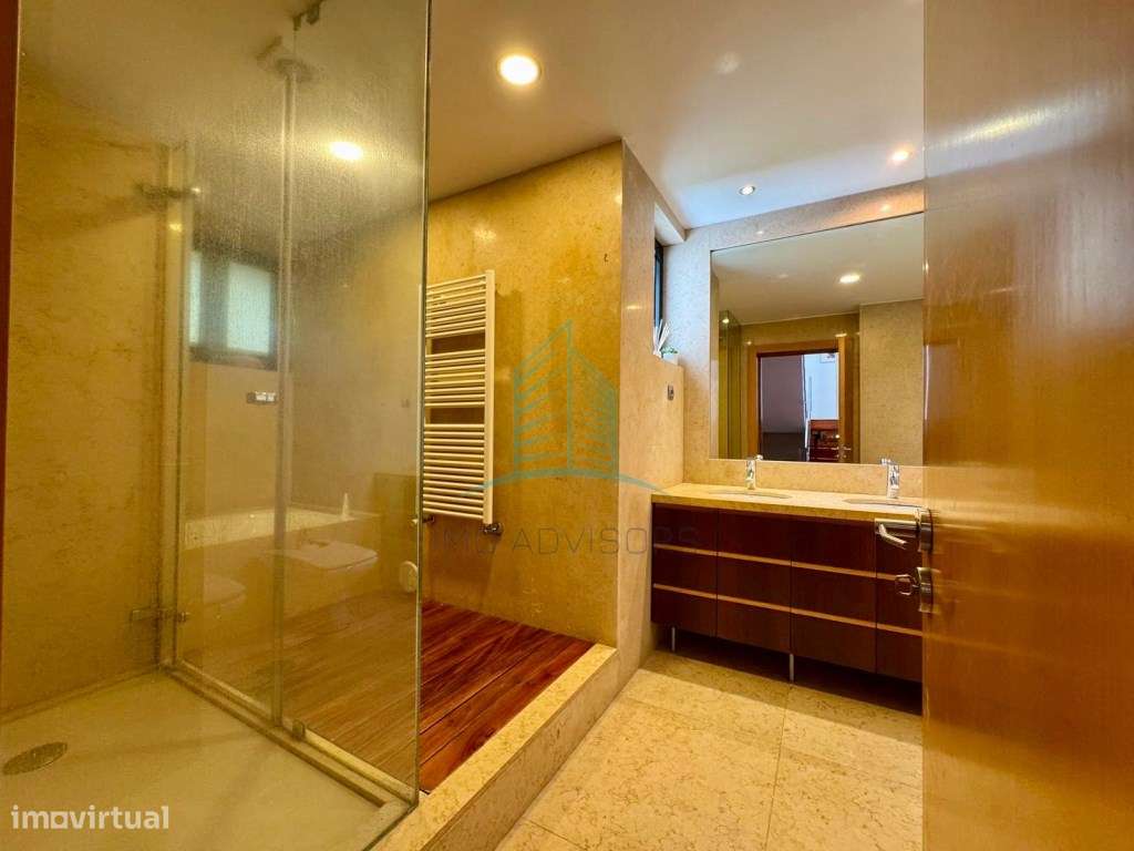 Moradia T4 com Piscina na cobertura-33