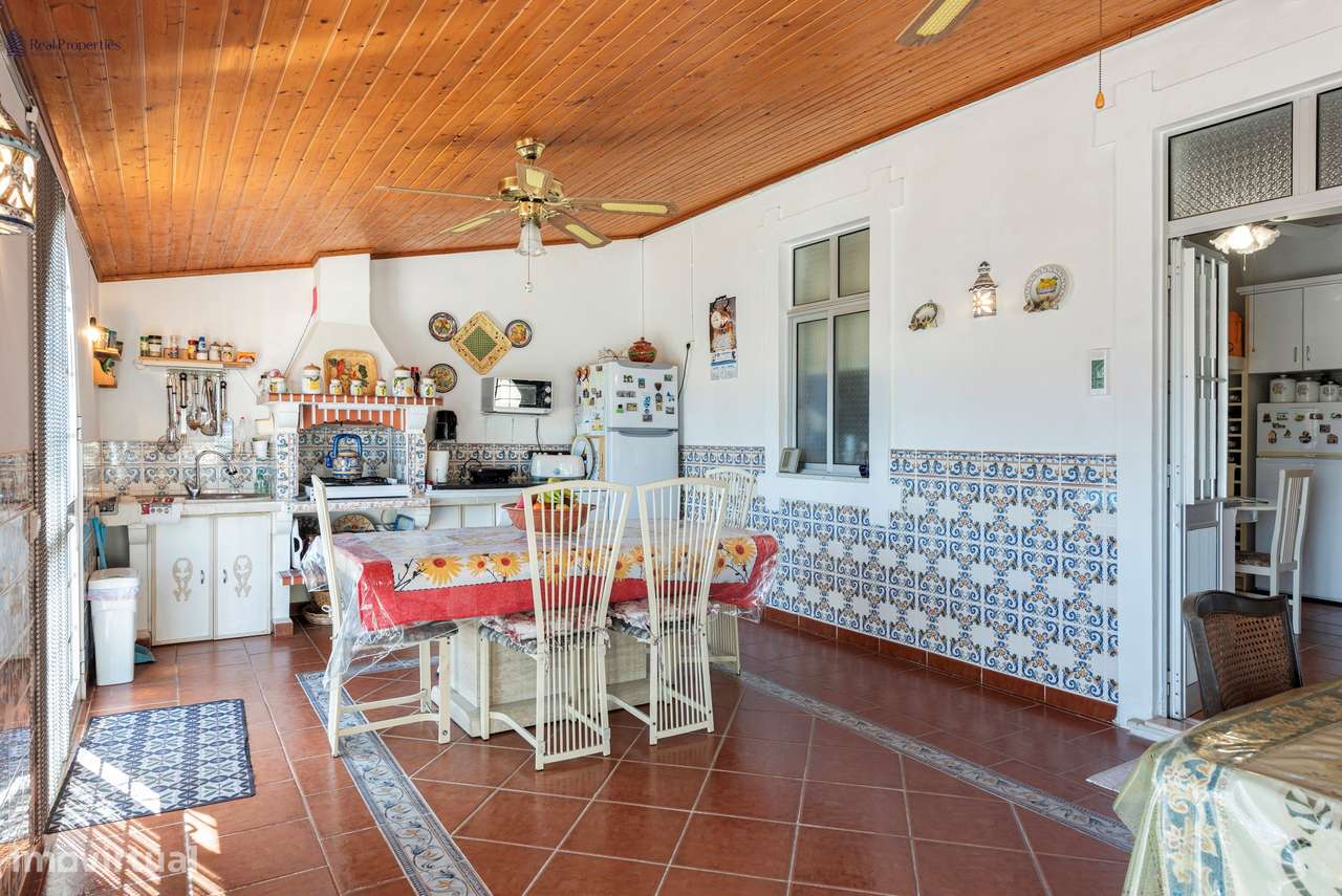 Encanto Algarvio – Moradia Térrea Isolada com Piscina e Jardim-14