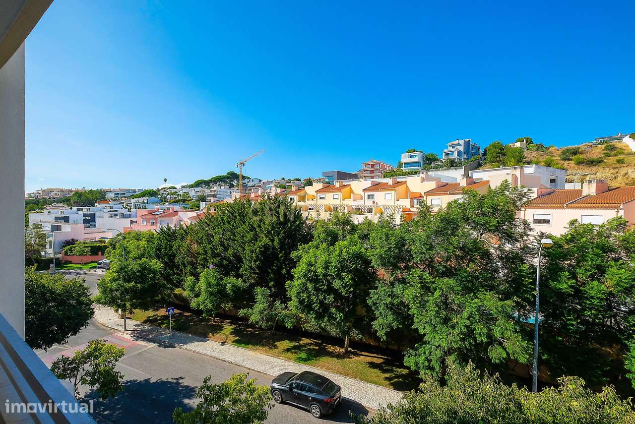 Apartamento T3 luminoso na Parede com varandas, garagem e arrecadação-27