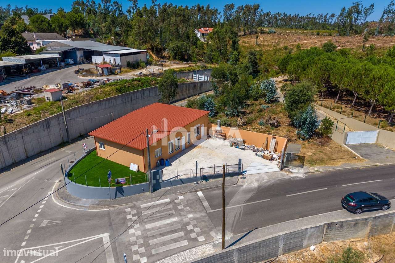 Moradia T3 Renovada | Azoia – Leiria-33