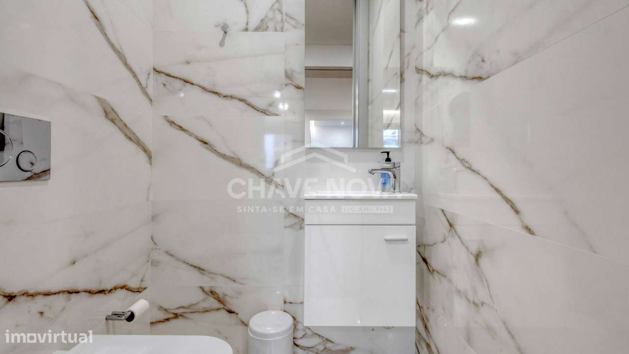 Apartamento T2 c/ Varanda e 2 Lugares de Garagem-Constituição/ Marquês-16