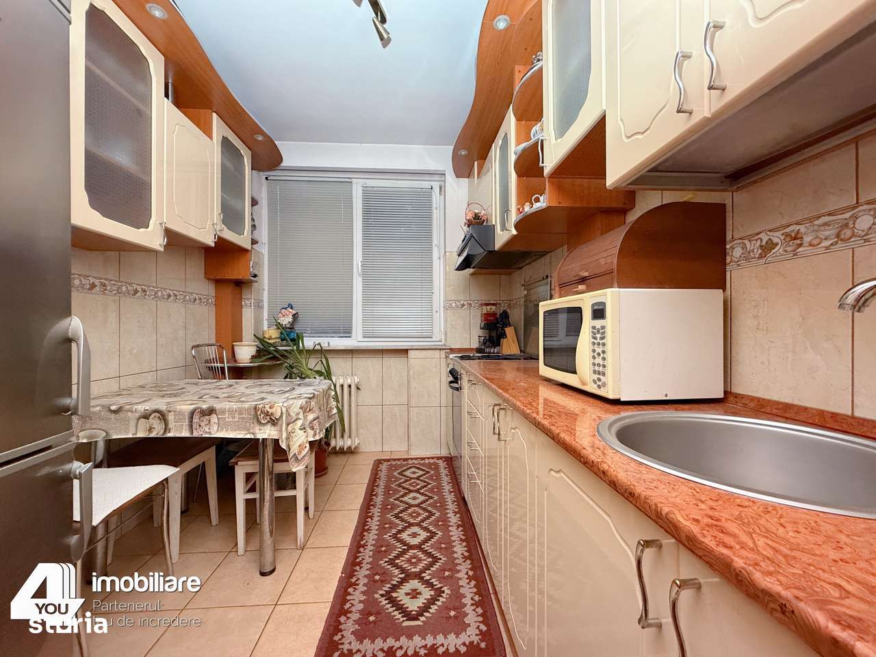 Apartament 2 camere 60mp,et 1/4 bucatarie spatioasă, mobilat și utilat - Imagine principală: 1/9