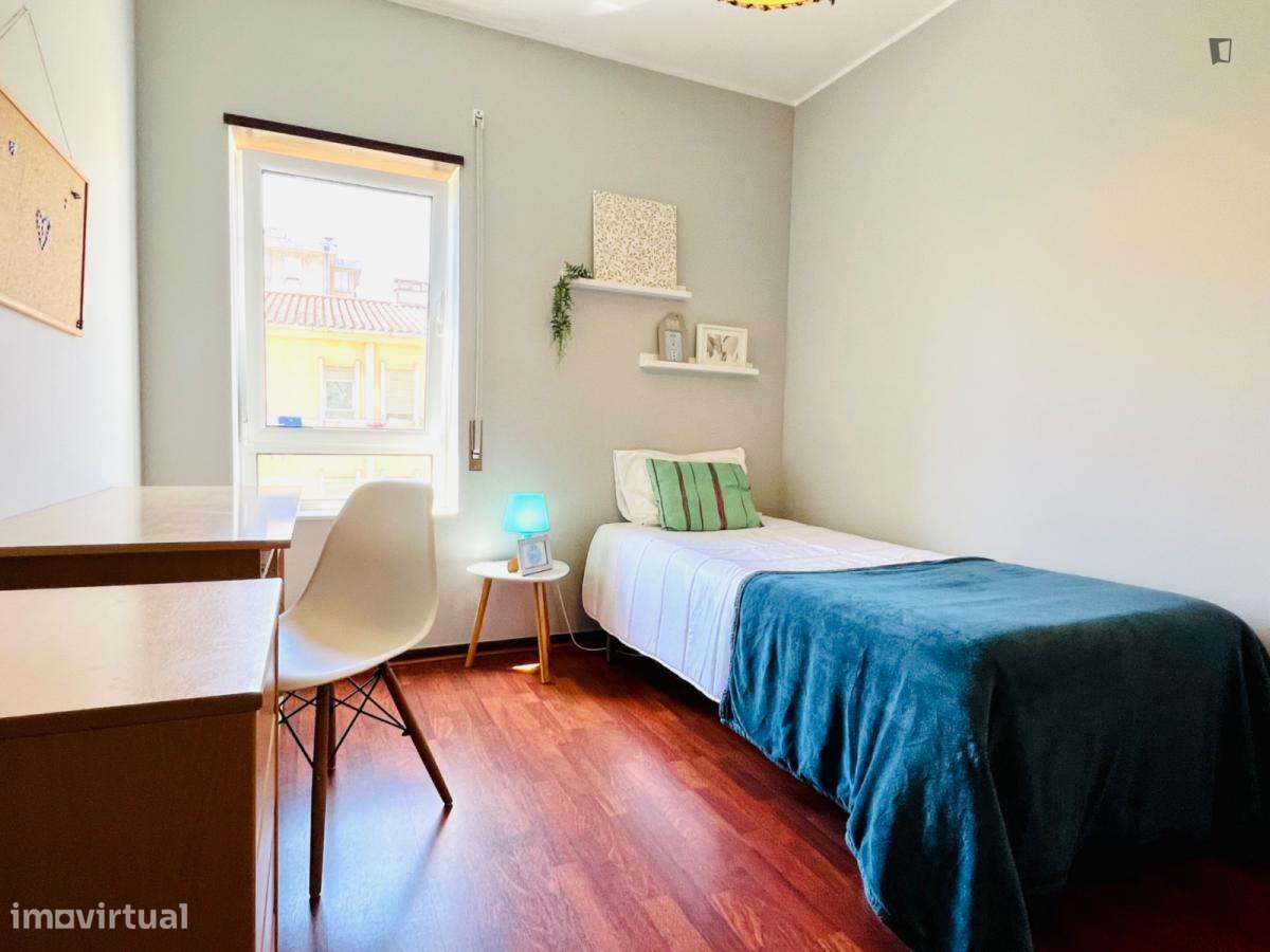 Quarto - localizado em Olivais Coimbra - Grande imagem: 5/10