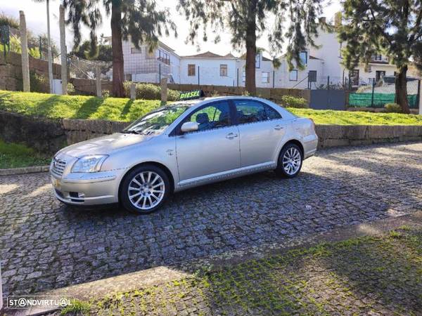 Toyota Avensis SD 2.2 D-CAT Sol+GPS - 11