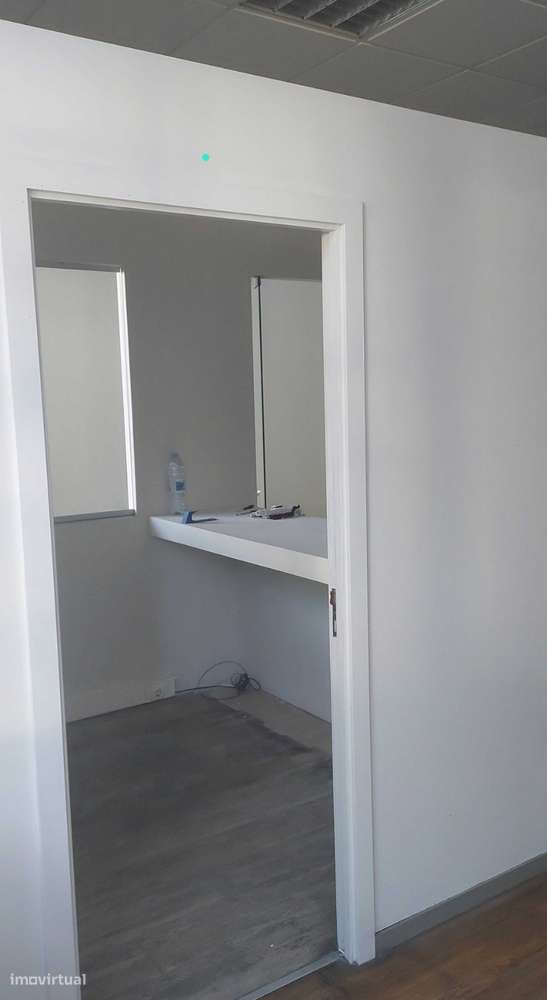 Armazem /loja com 200m2 piso amplo res do chão - Grande imagem: 5/9