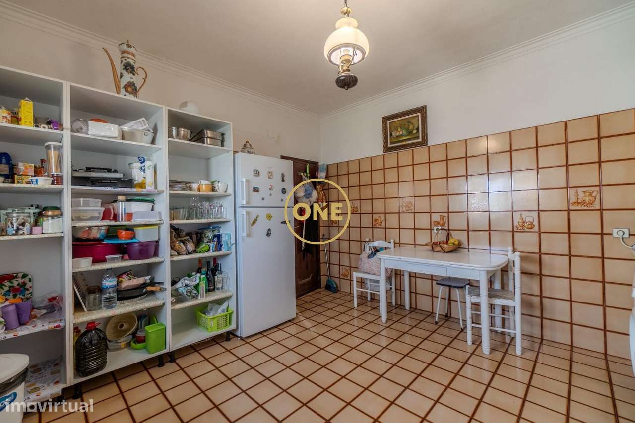 Prédio em propriedade total com 5 divisões independentes - Povoa da Ga-26