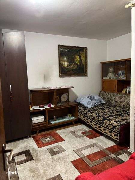 Garsoniera etaj 1 - Imagine principală: 4/8