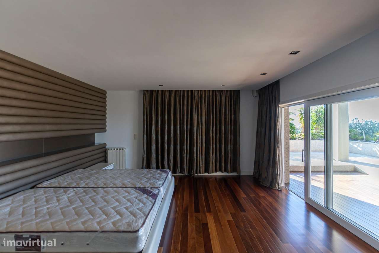 Moradia de Luxo com Elevada Privacidade, Piscinas Interior e...-39