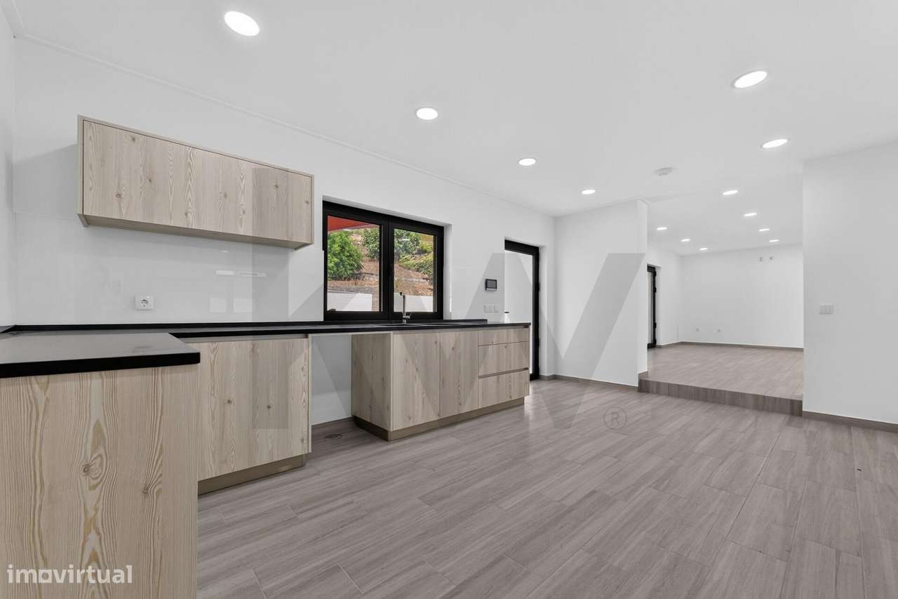 Moradia T5 com piscina e mais de 8.000 m2 de terreno | Seramena, Sobra-36