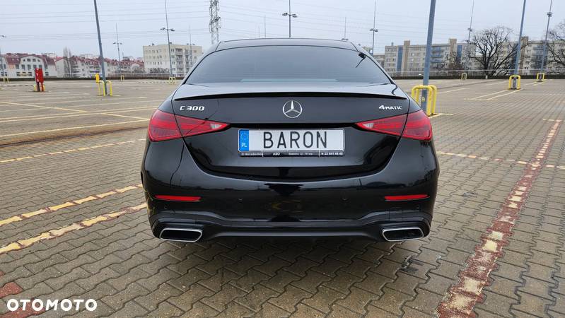 Mercedes-Benz Klasa C 300 4Matic 9G-TRONIC AMG Line - 11