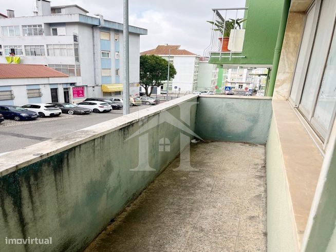 Loja com 210m² e Acesso Direto à Rua Para Veículos-16