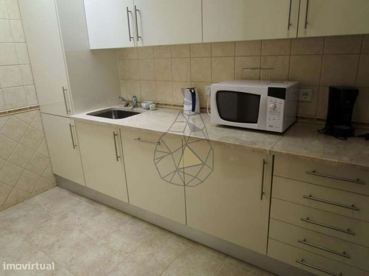 Modernos apartamentos T2 triplex localizados em empreendimento de golf - Grande imagem: 5/12