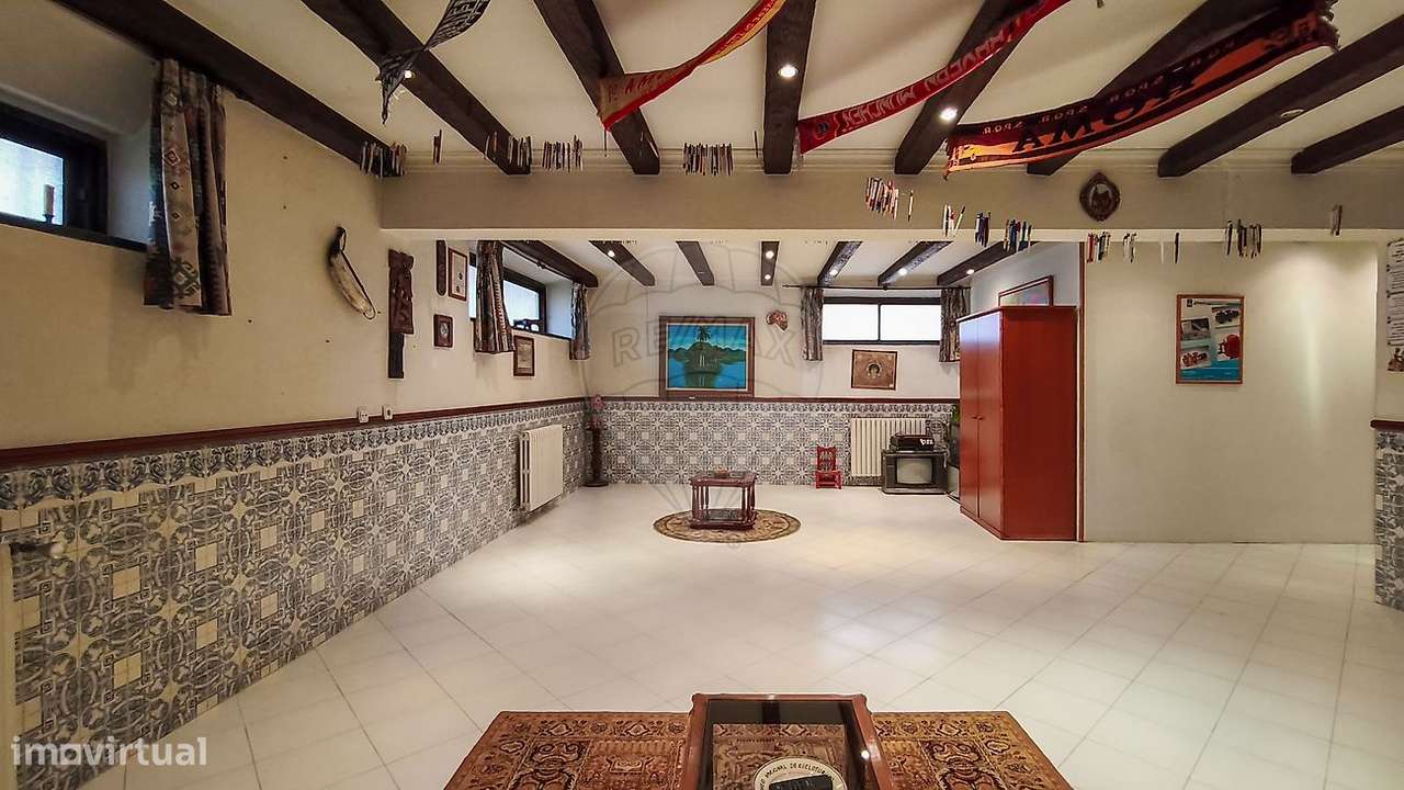 Moradia T6 para venda-30