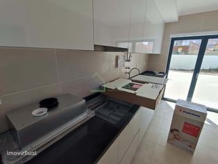 APARTAMENTO T1 PARA VENDA EM LAVRADIO BARREIRO