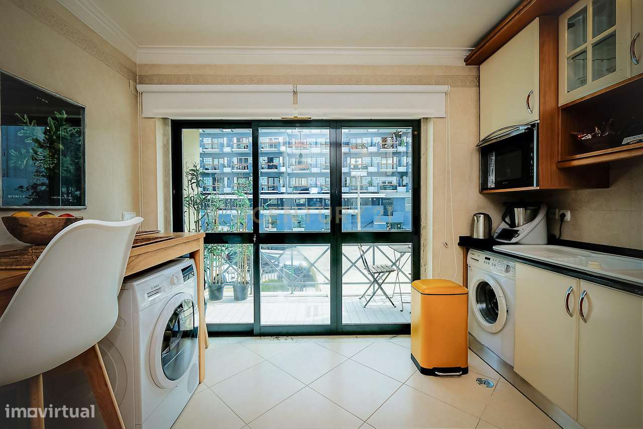 Apartamento T3 em Condomínio Privado no Estoril-11