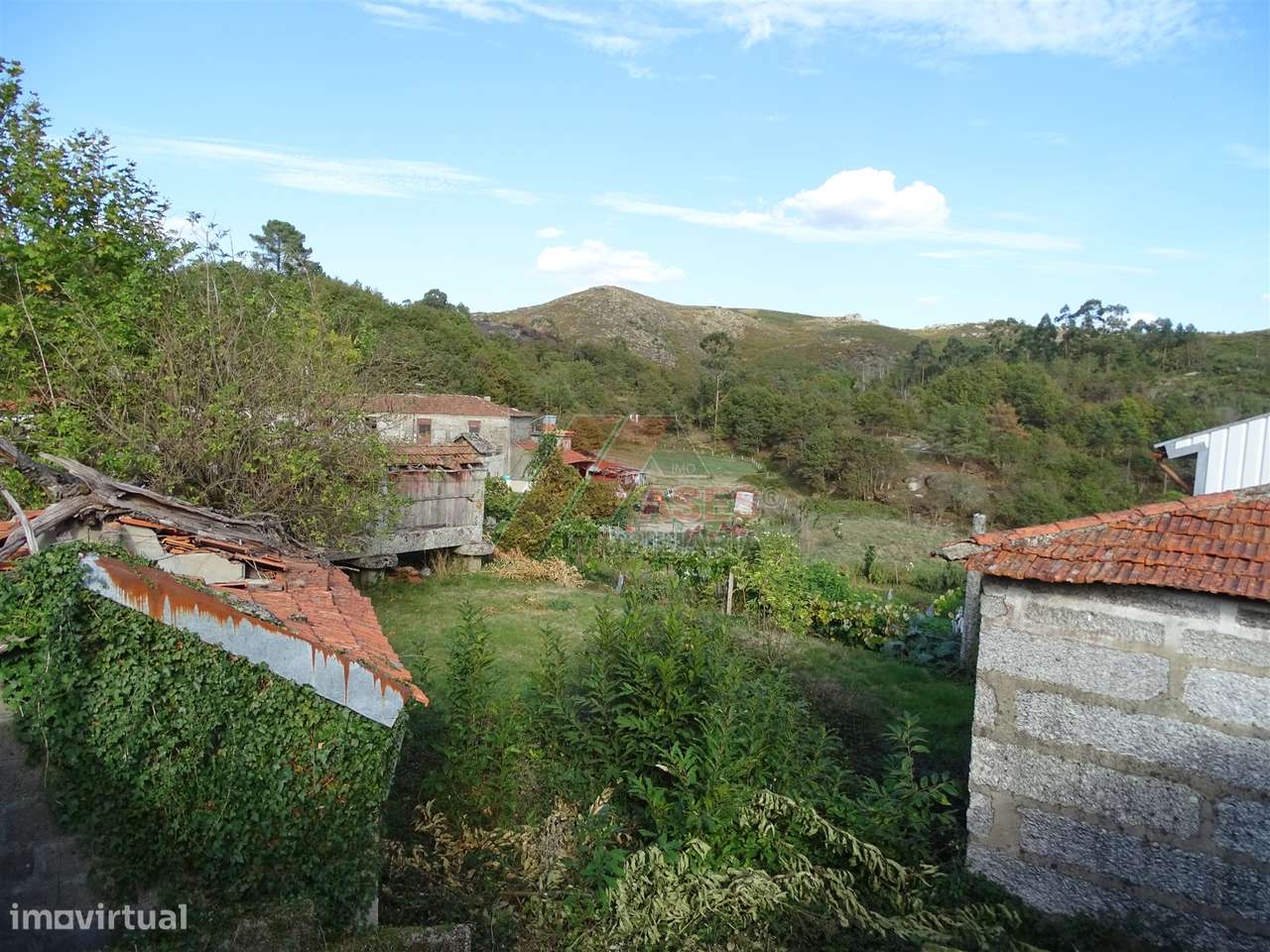 Moradia Rústica e Terreno!-8