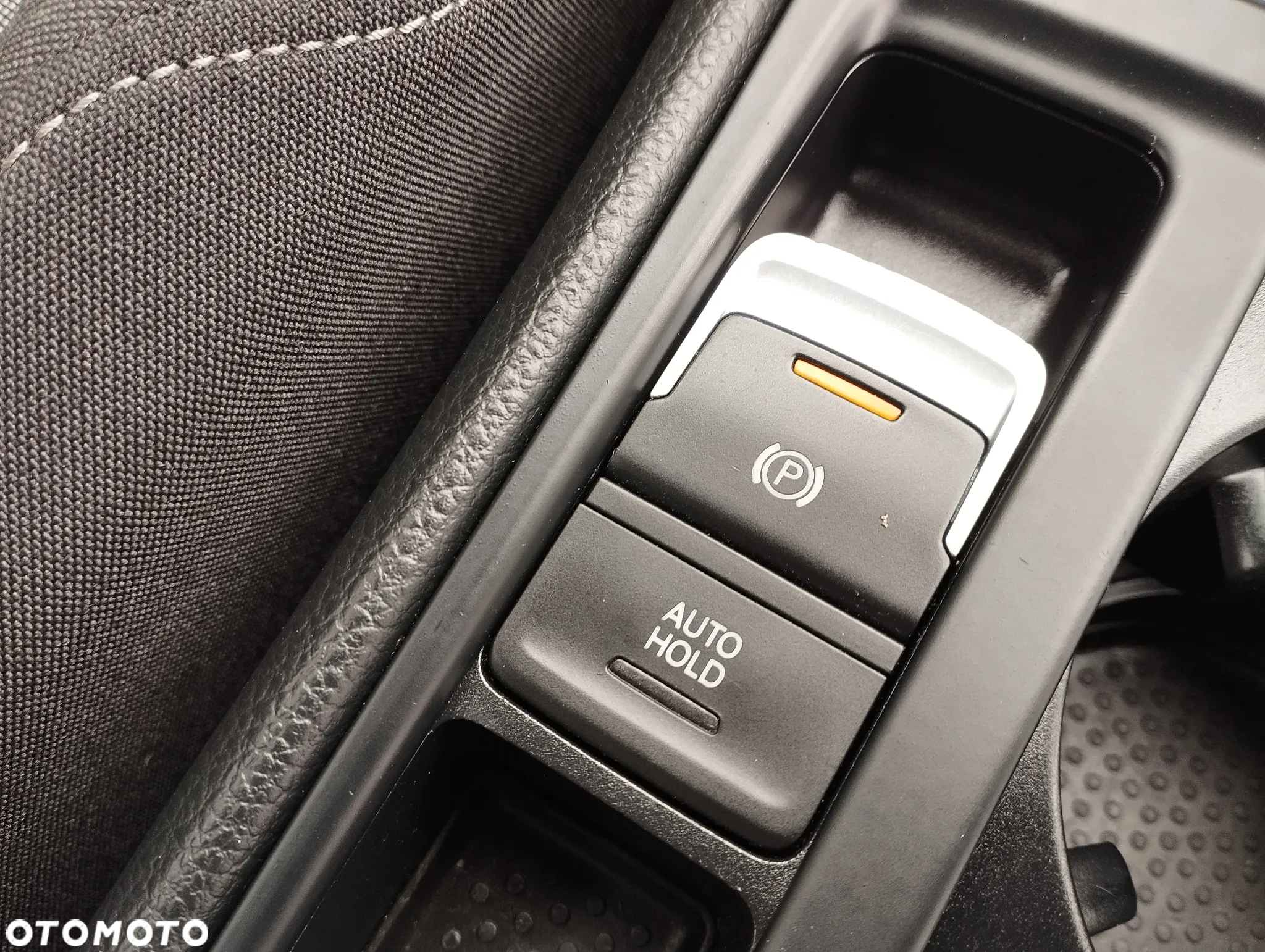 Volkswagen Golf 1.2 TSI BlueMotion Technology Comfortline - 34