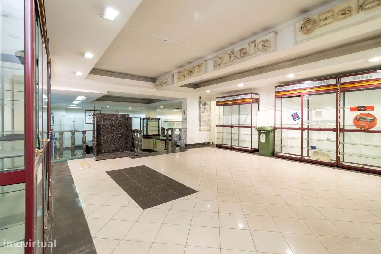 Loja situada perto das Torres de Lisboa - Grande imagem: 2/21
