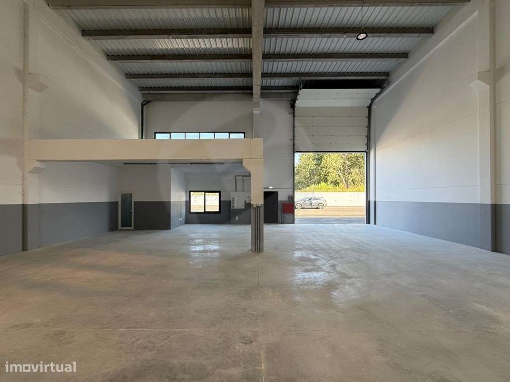 Armazém Novo com 371m2 na Póvoa de Varzim-2