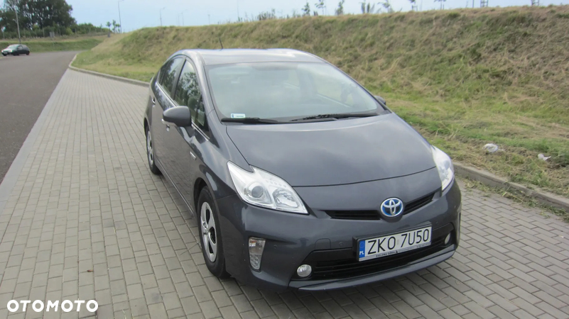 Toyota Prius - 3