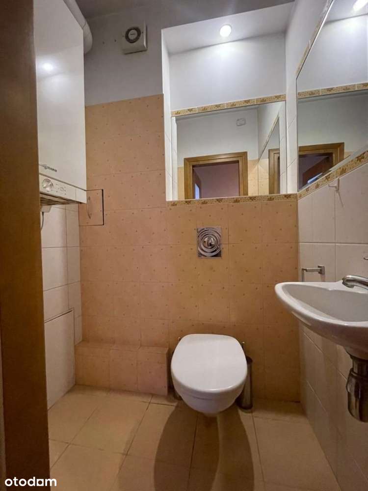 *czechów*2003 rok*3-4 pokojowe*1 pietro*-12