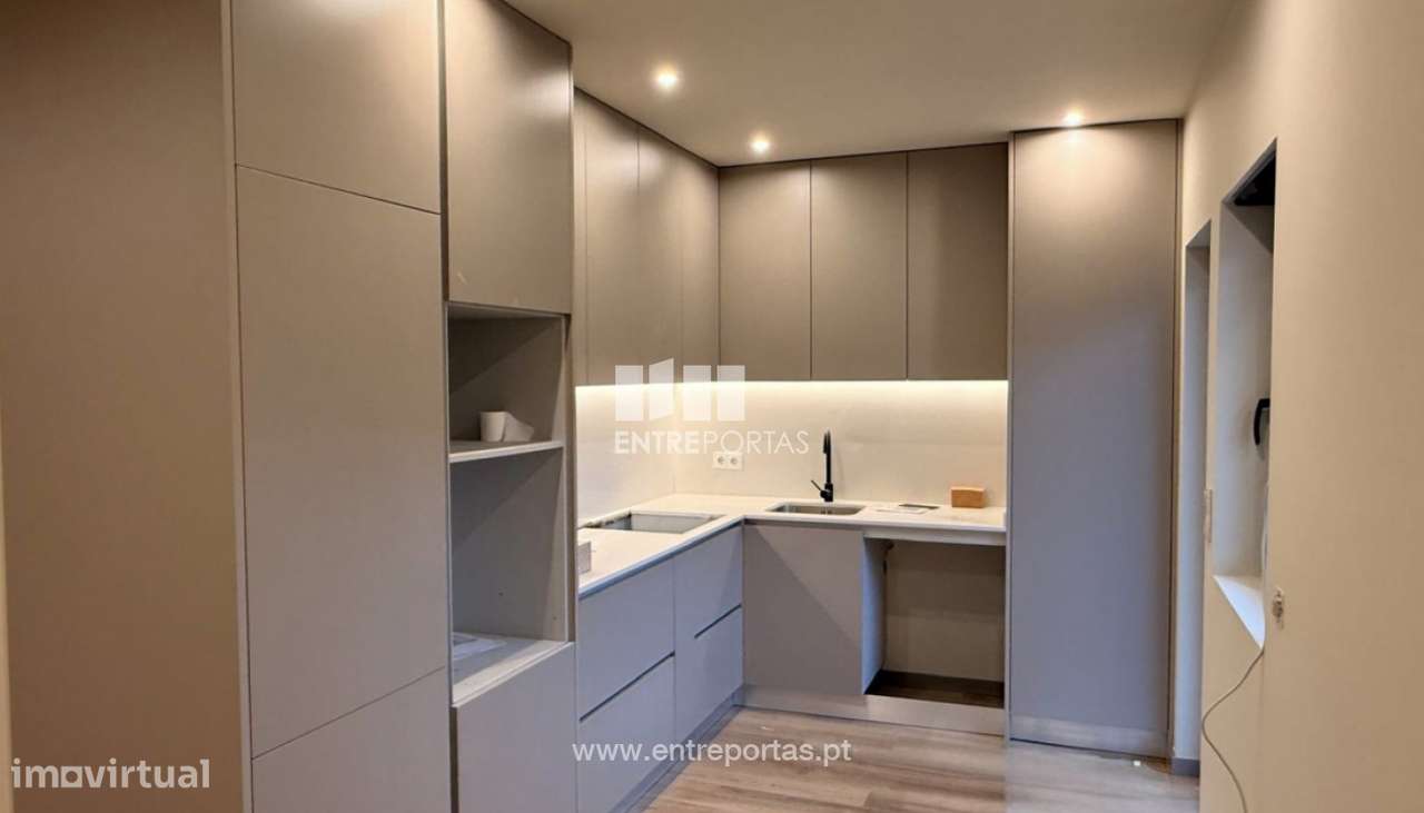 Venda de Andar Moradia T2 Remodelado, Meadela, Viana do Castelo - Grande imagem: 2/28