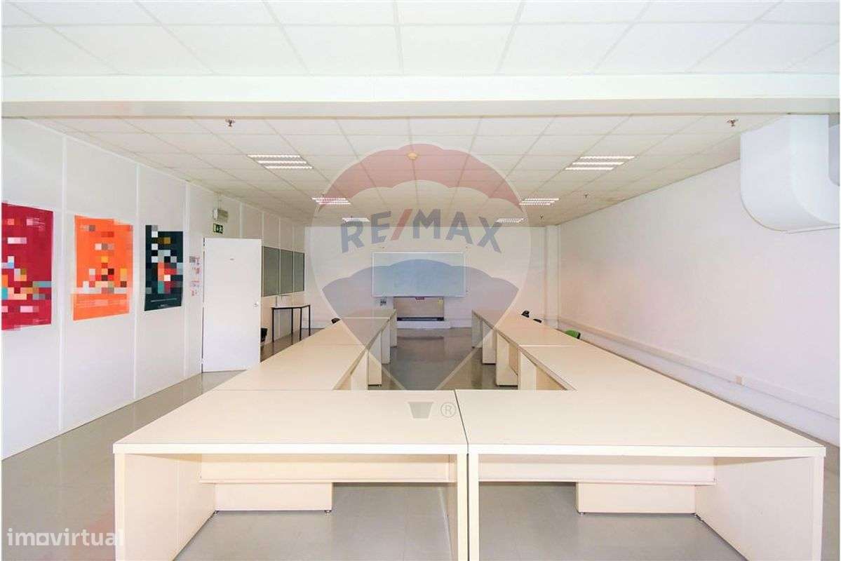 ESCRITÓRIO NO HPERMERCADO AUCHAN DA MAIA - Grande imagem: 3/20