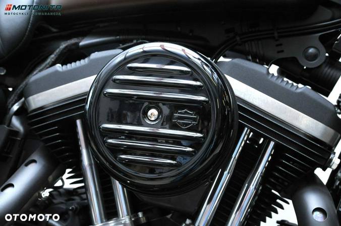 Harley-Davidson Sportster Iron 883 - 12