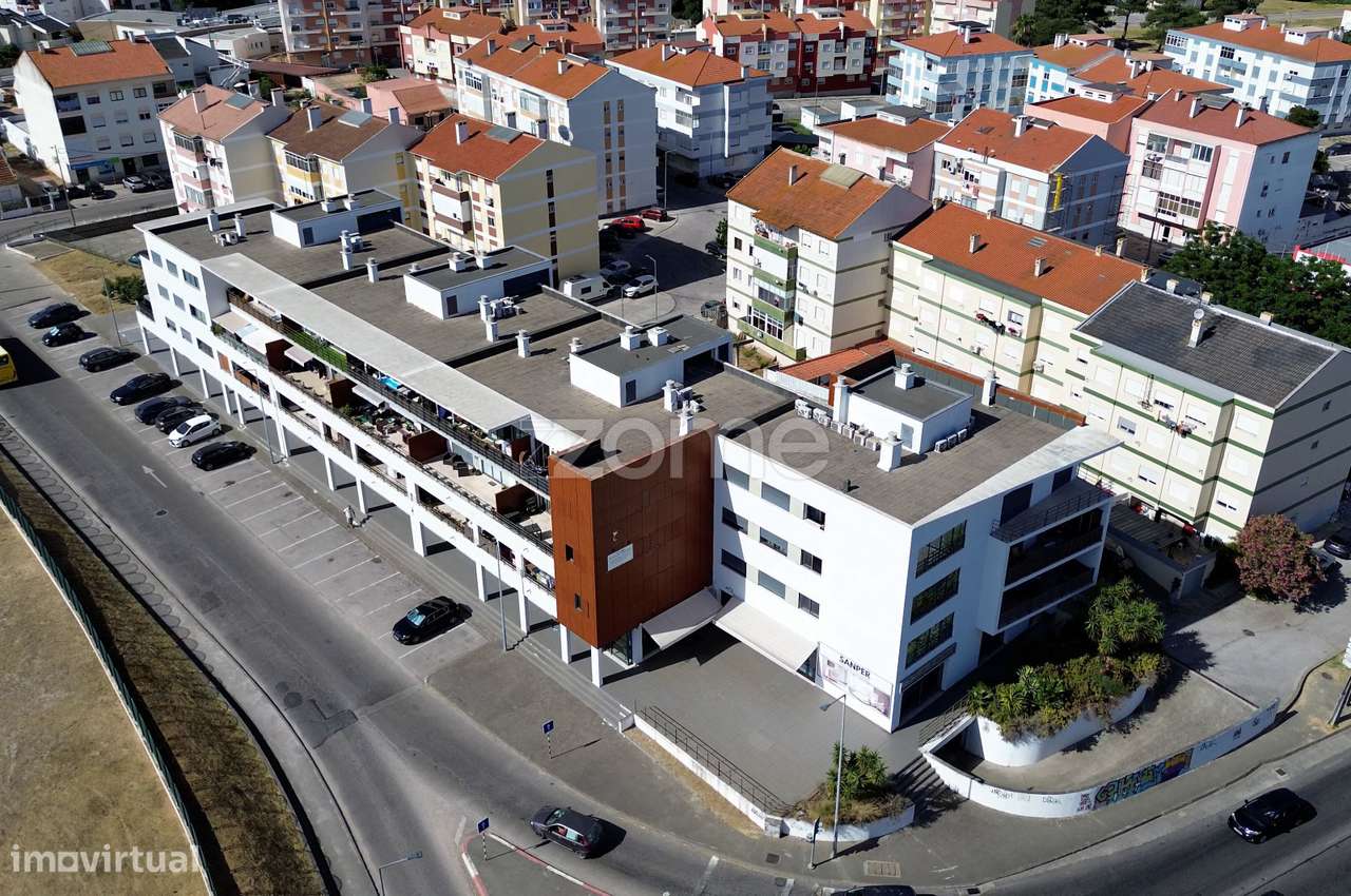 Apartamento T3 em Paio Pires-31