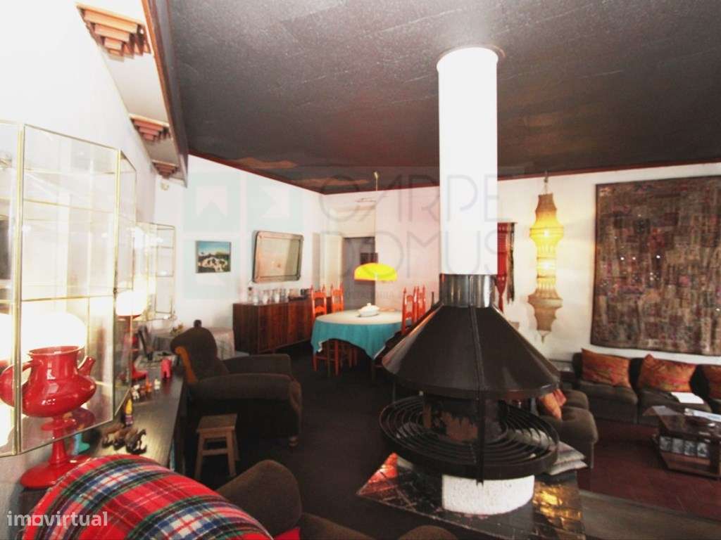 Moradia T6, lote 915m2, próxima da praia, na Parede, Cascais-16