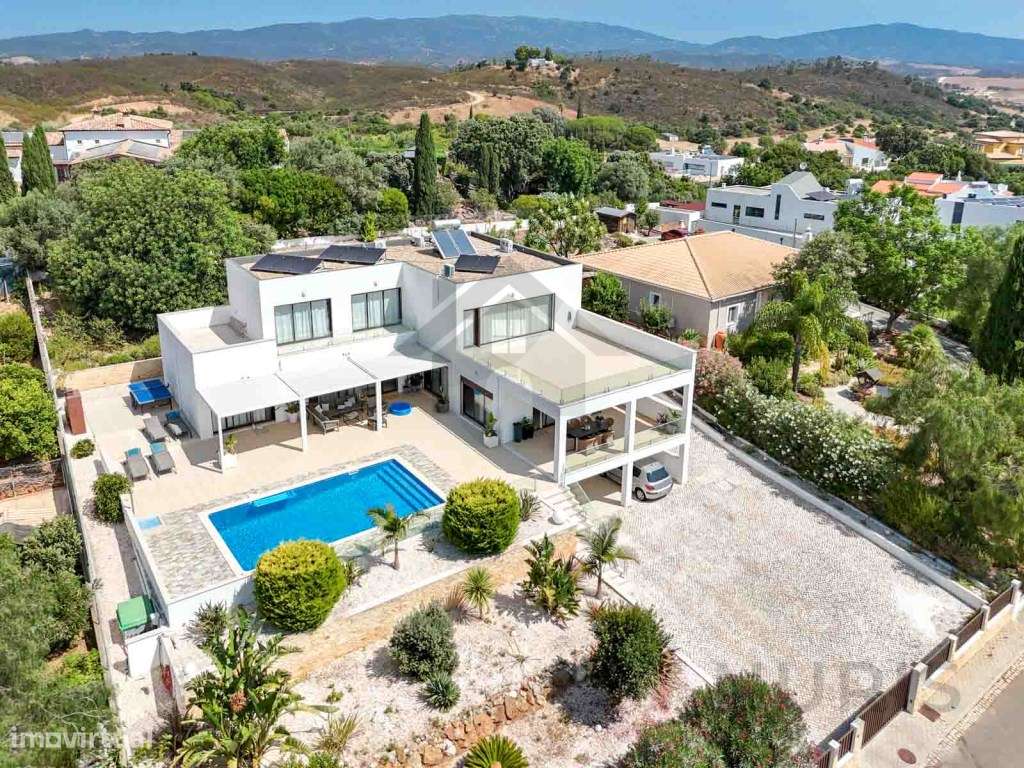 Moradia de Luxo com Piscina para venda no Monte Canelas - Grande imagem: 5/60