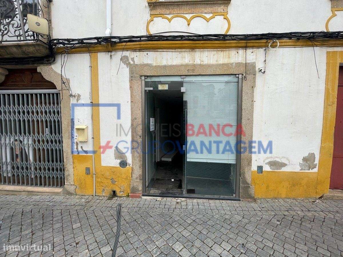 Prédio urbano de 3 pisos, 320m2 de área bruta, no centro histórico ... - Grande imagem: 3/30