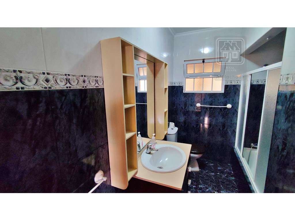 VENDA de CASA - MORADIA com garagem, jardim e quintal - Pico da Ped...-22