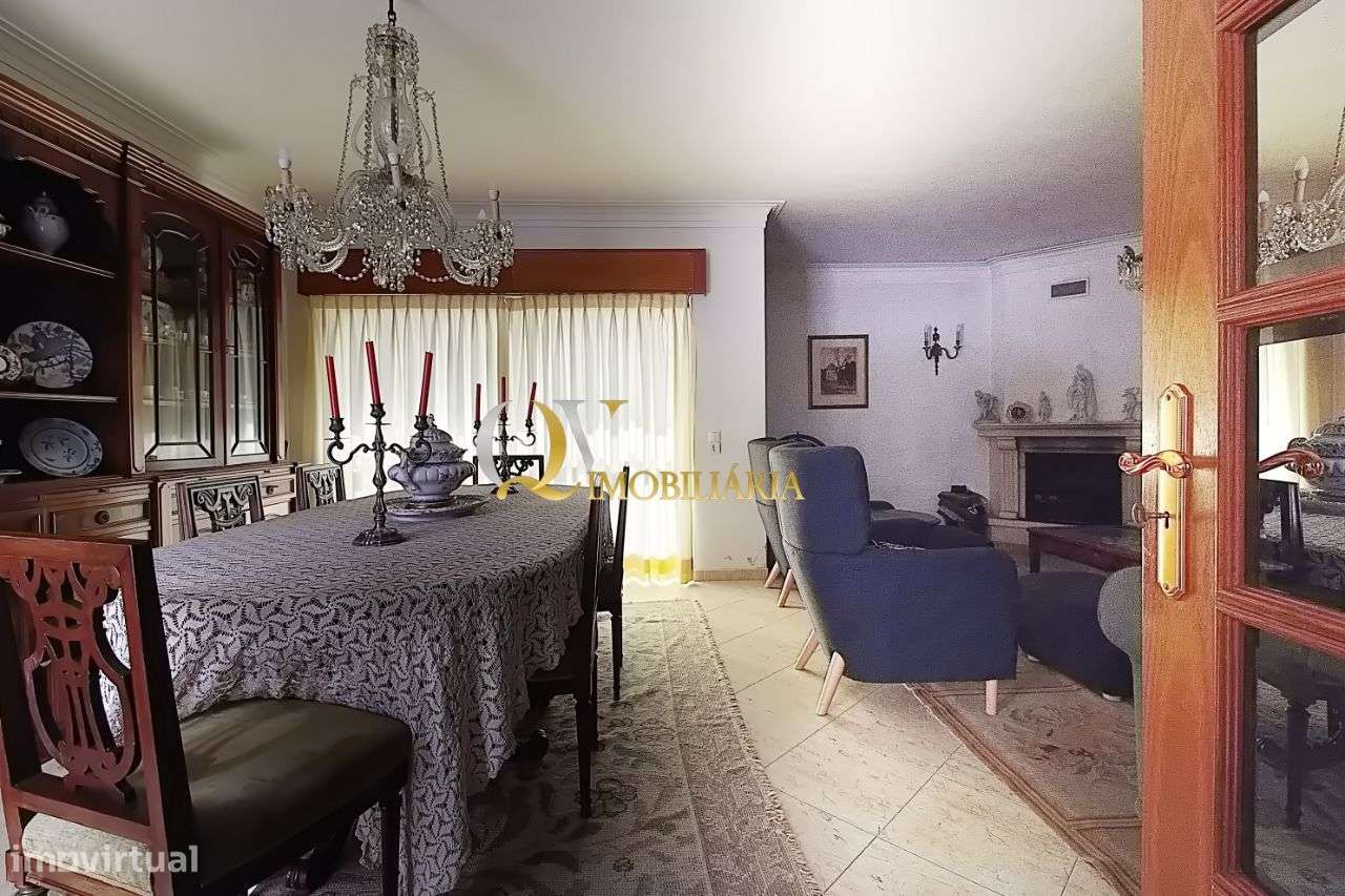 Excelente Moradia V4 para venda sita nos Jardins da Parede-13