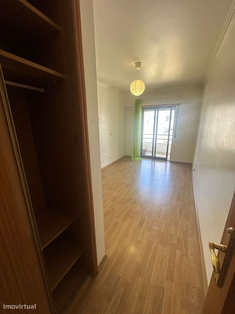 T3, parqueamento e arrecadação - Grande imagem: 4/8