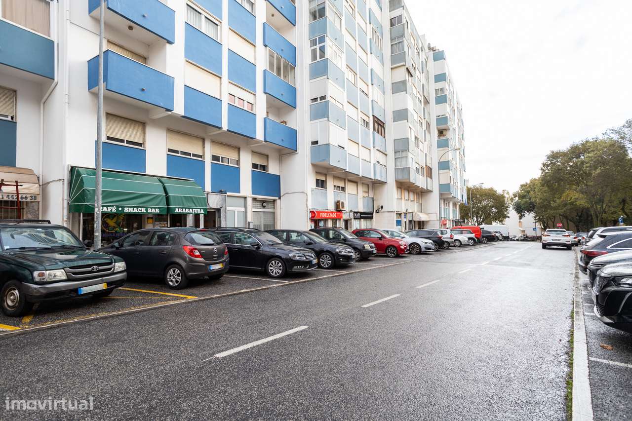 Investimento Garantido: Café/ Pastelaria em Plena Atividade em Paço de-18