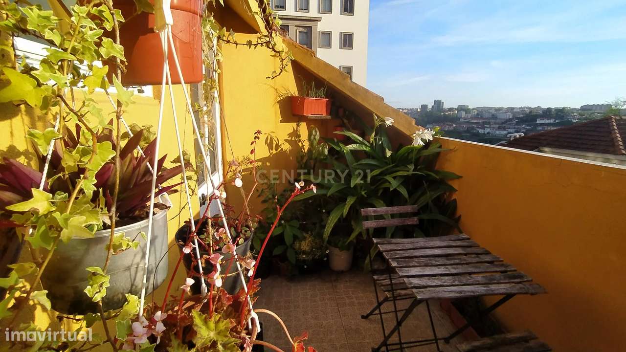 Prédio Perto da Torre dos Clérigos - Oportunidade de investimento - Grande imagem: 4/15