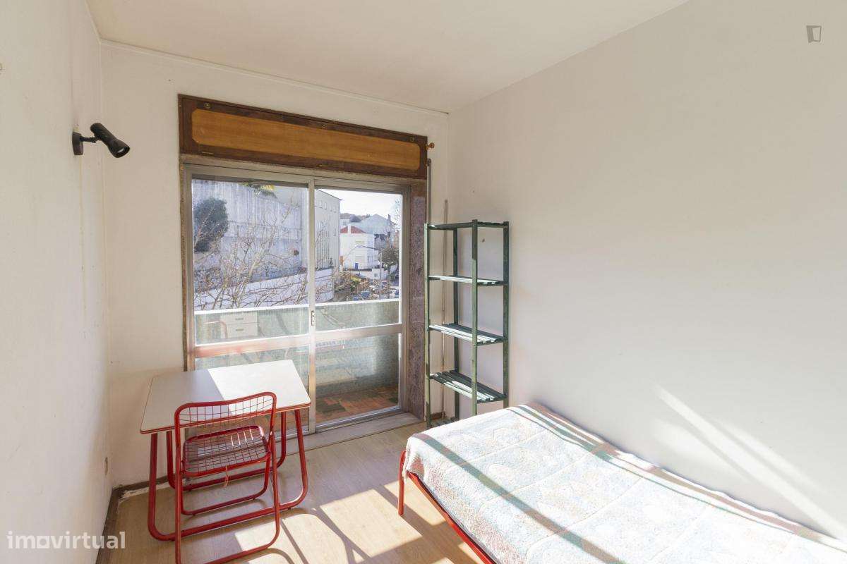 Quarto - localizado em Cidral Coimbra - Grande imagem: 5/8