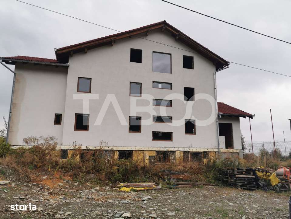 Pensiune  la Rosu480 mp de vanzare Statiune Climaterica Sambata de Sus - Imagine principală: 3/9