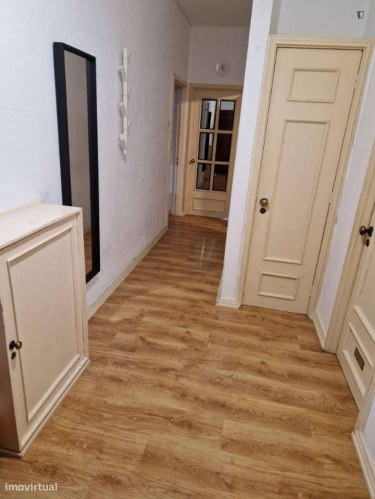 Quarto - localizado em Cedofeita Porto - Grande imagem: 2/6