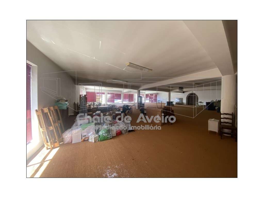 Espaço comercial R/C e 1º andar e (garagem fechada) - Grande imagem: 2/9