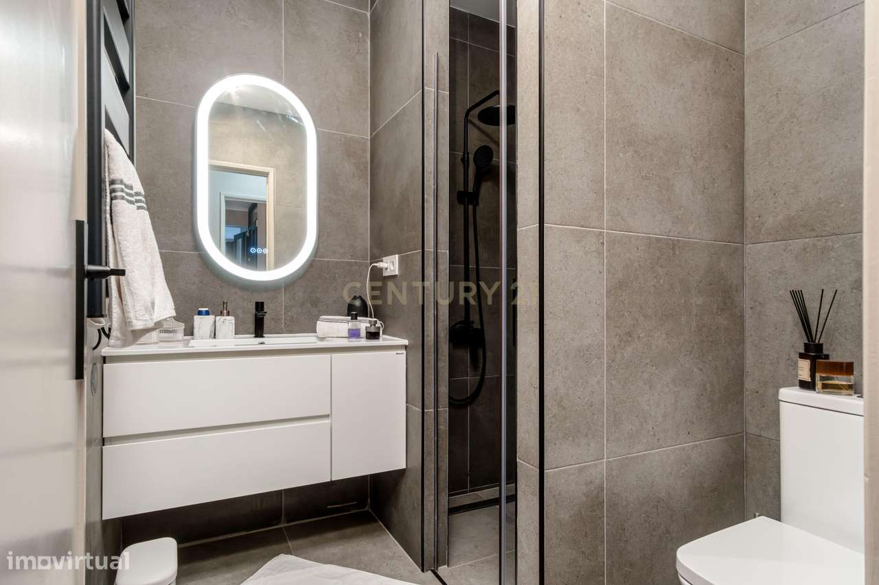 Apartamento de Excelência com Vista Parque – Localização Premium no Ce-22