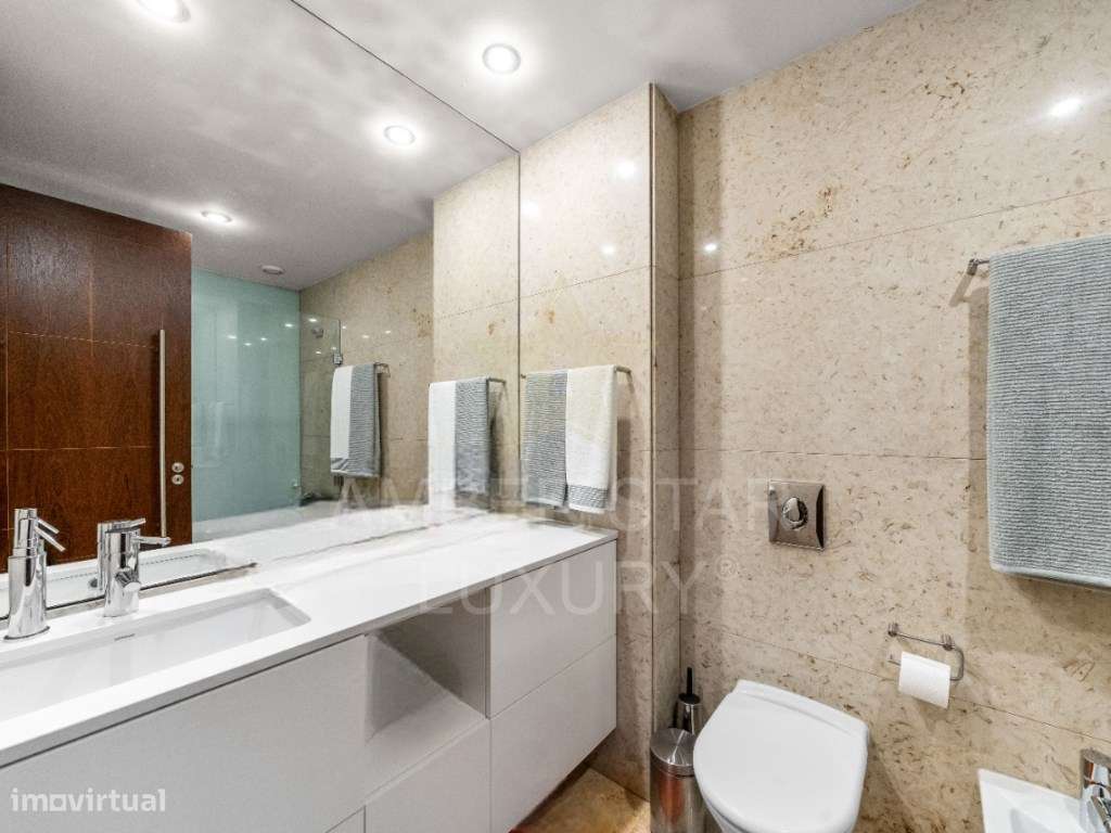Apartamento T4 como novo, em condomínio de alto padrão-18