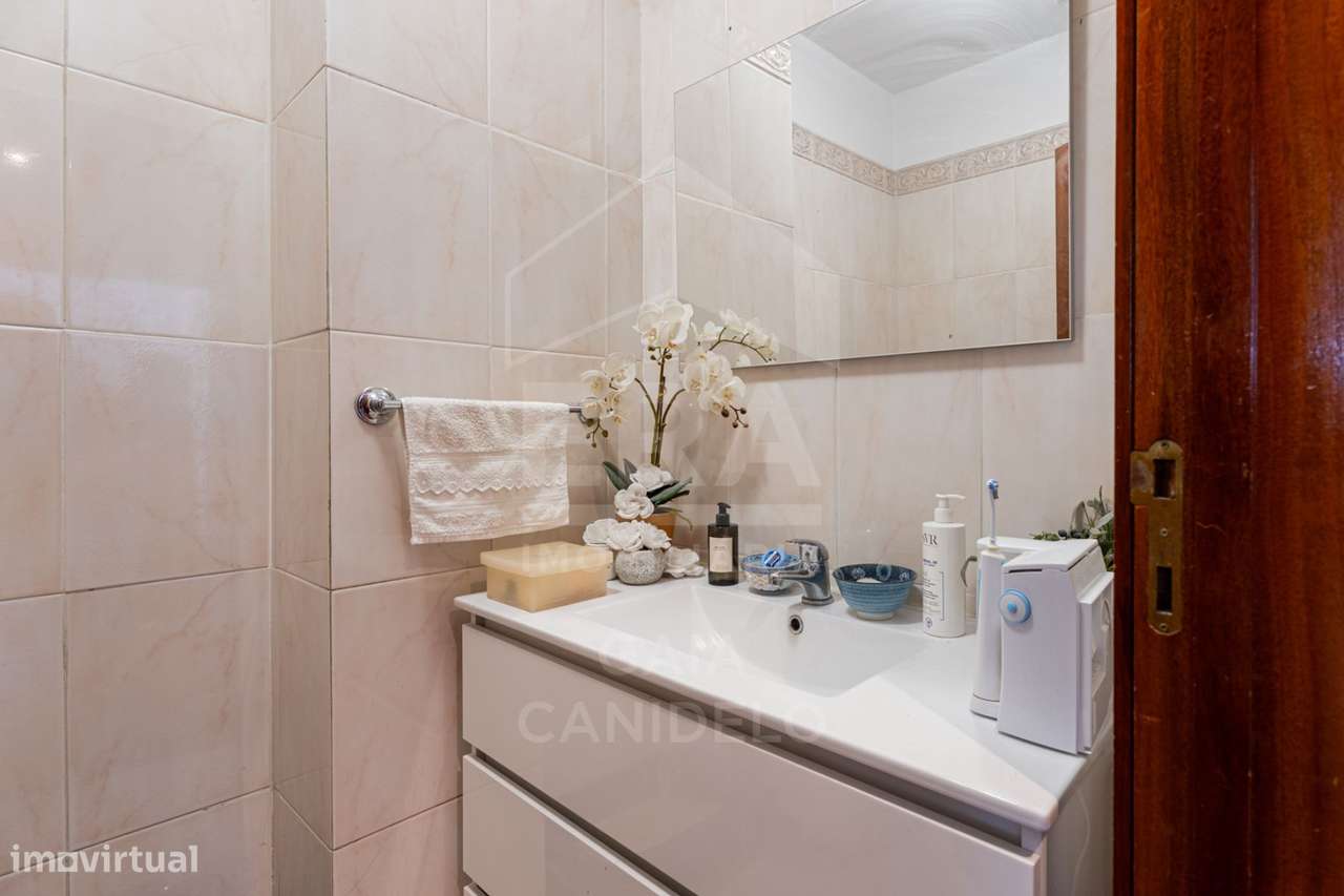 T2 Duplex com Terraço e Garagem Dupla-6